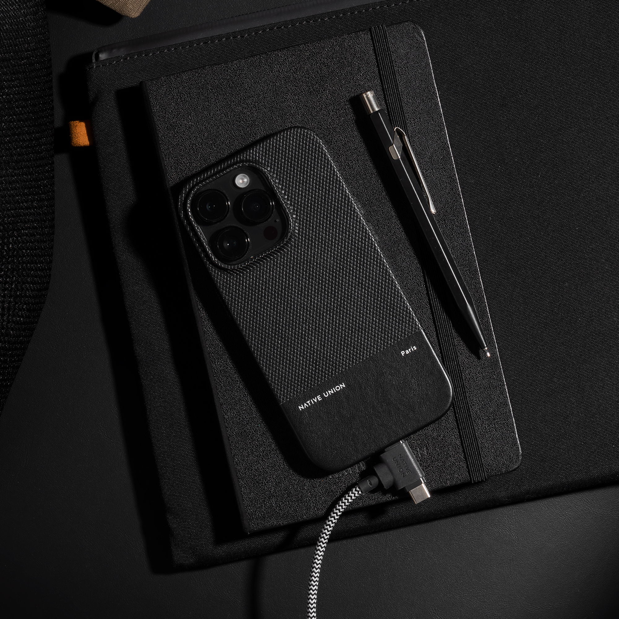 NATIVE UNION Belt Cable Duo - Câble 2 en 1 Lightning et USB-C (Zebra)