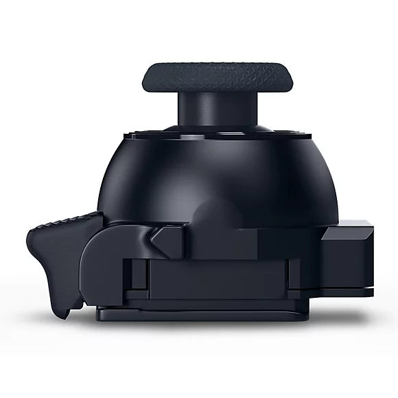 Joystick negro de mando de juegos, con parte superior texturizada y botón lateral.