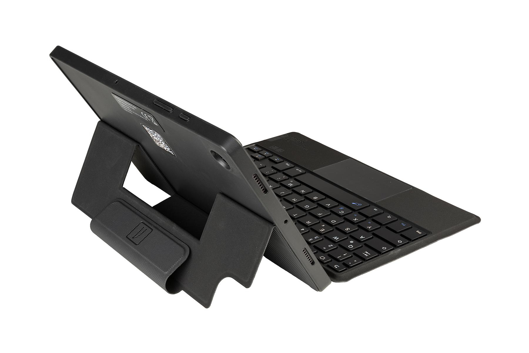 Ein schwarzes Tablet mit Tastaturhülle, auf einem Ständer stehend, auf weißem Hintergrund.