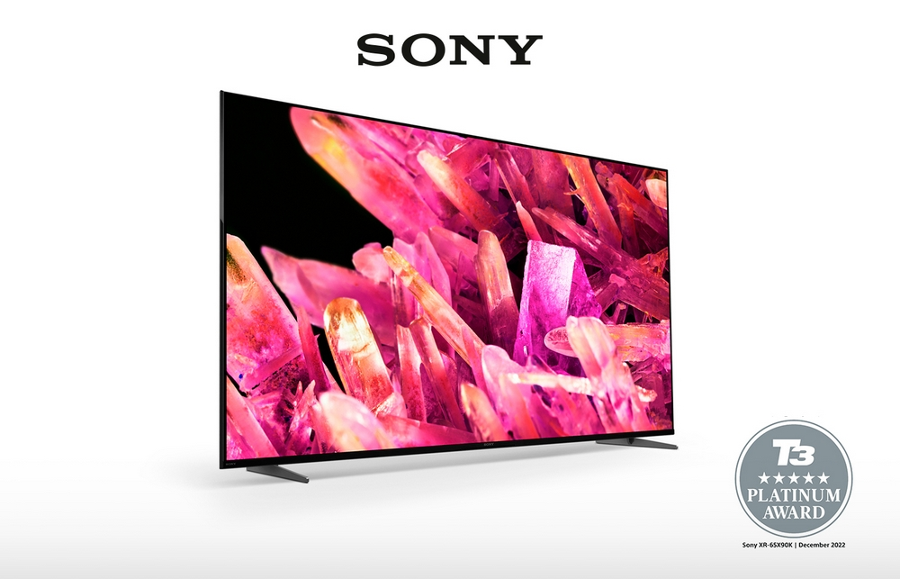 TV Sony con cristales rosas. Logo premio platino a la derecha. TV negro con base oscura.