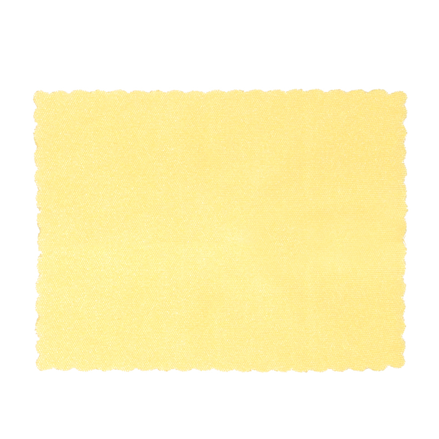 Tessuto rettangolare giallo, bordi smerlati, sfondo bianco.
