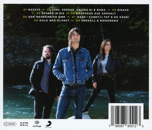 Albumcover mit drei Personen am Wasser. Die Gruppe ist eine Musikband. Albumtitel oben.