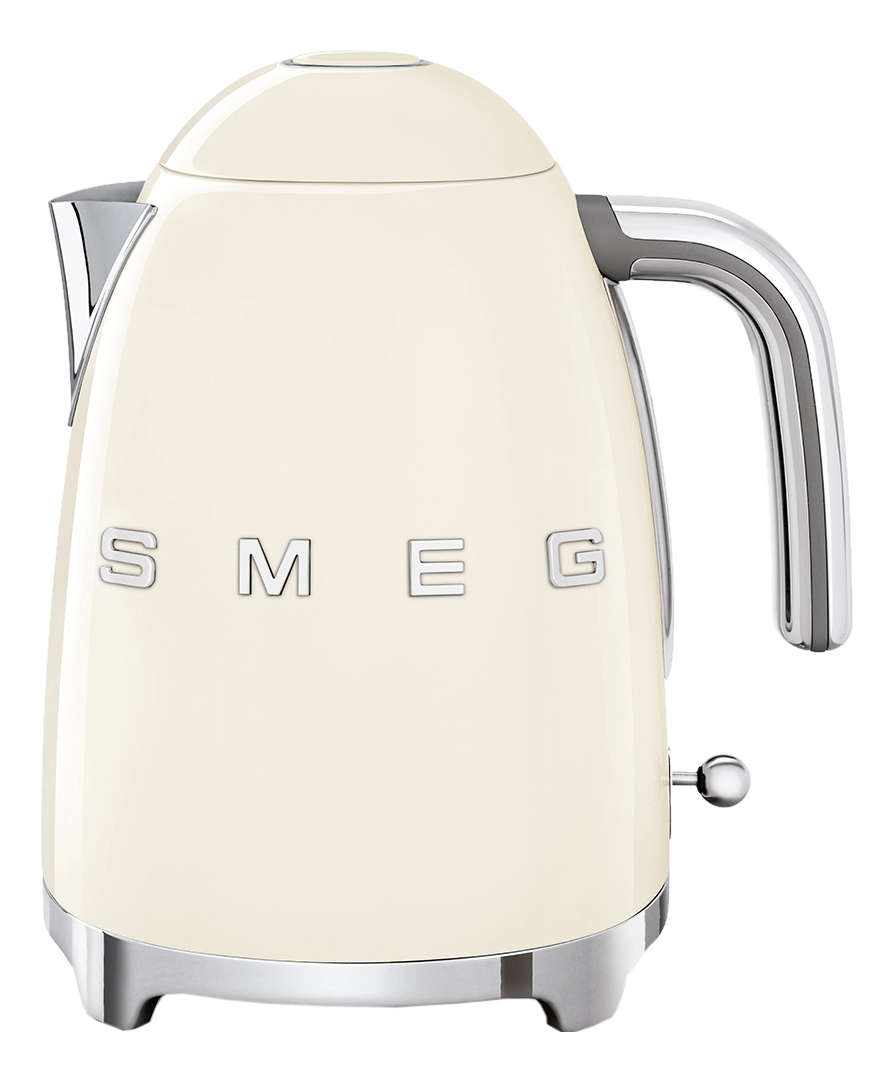 Bouilloire Smeg crème avec détails chromés, poignée et nom de la marque sur le devant.