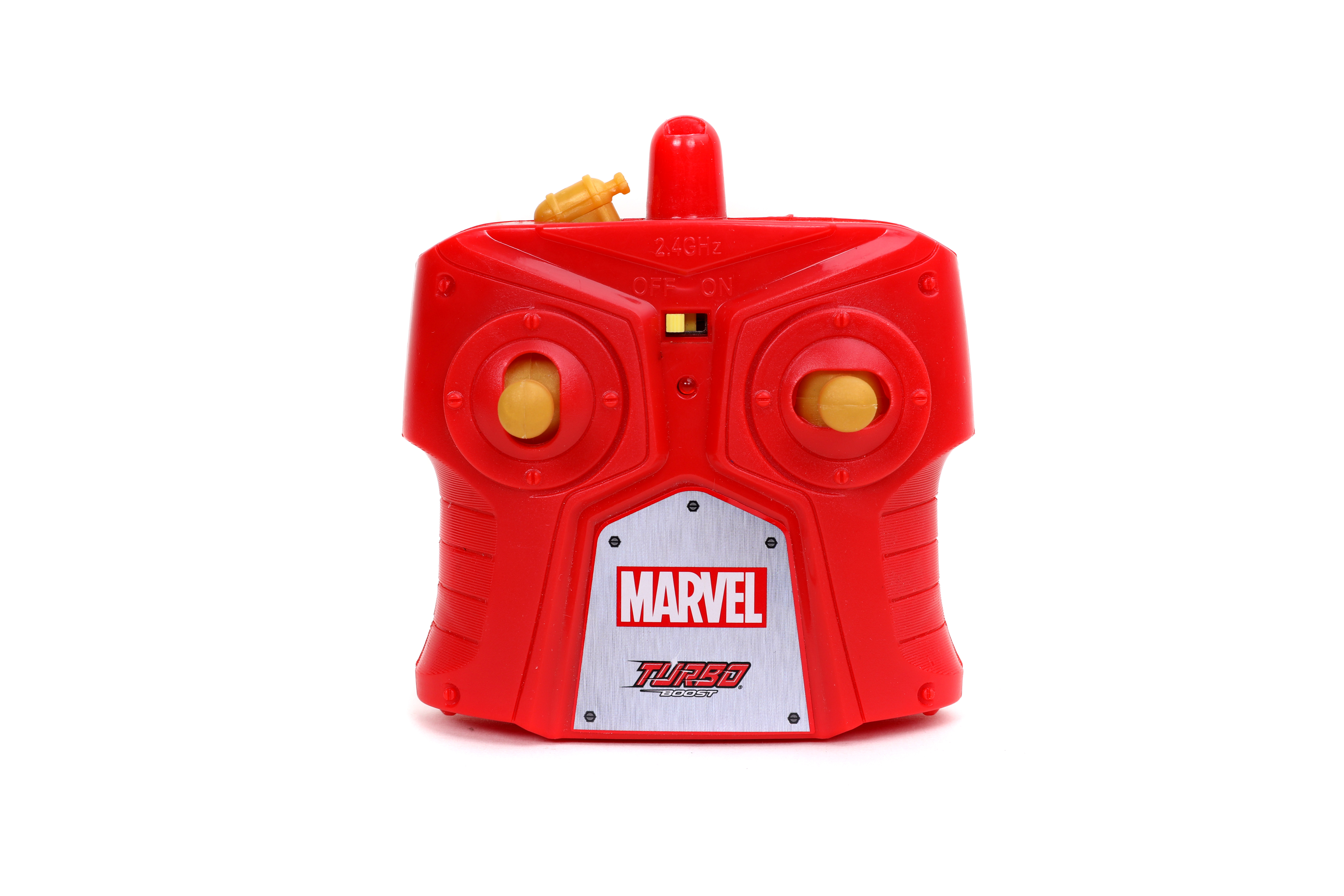 Rote Marvel Turbo Boost Fernbedienung mit gelben Knöpfen auf weißem Hintergrund.