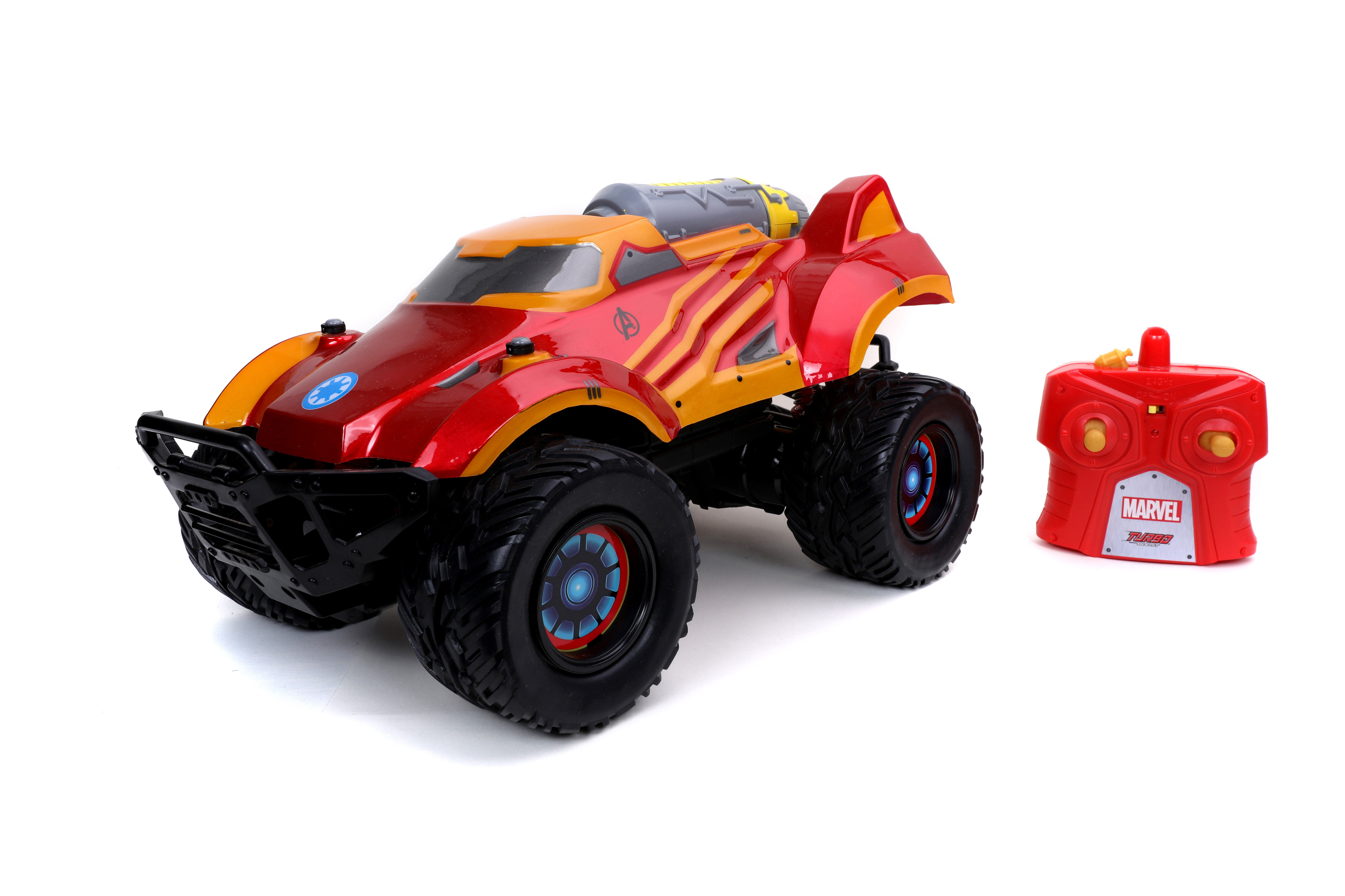 Ein rot-gelbes ferngesteuertes Marvel-Spielzeugauto mit einer Fernbedienung.