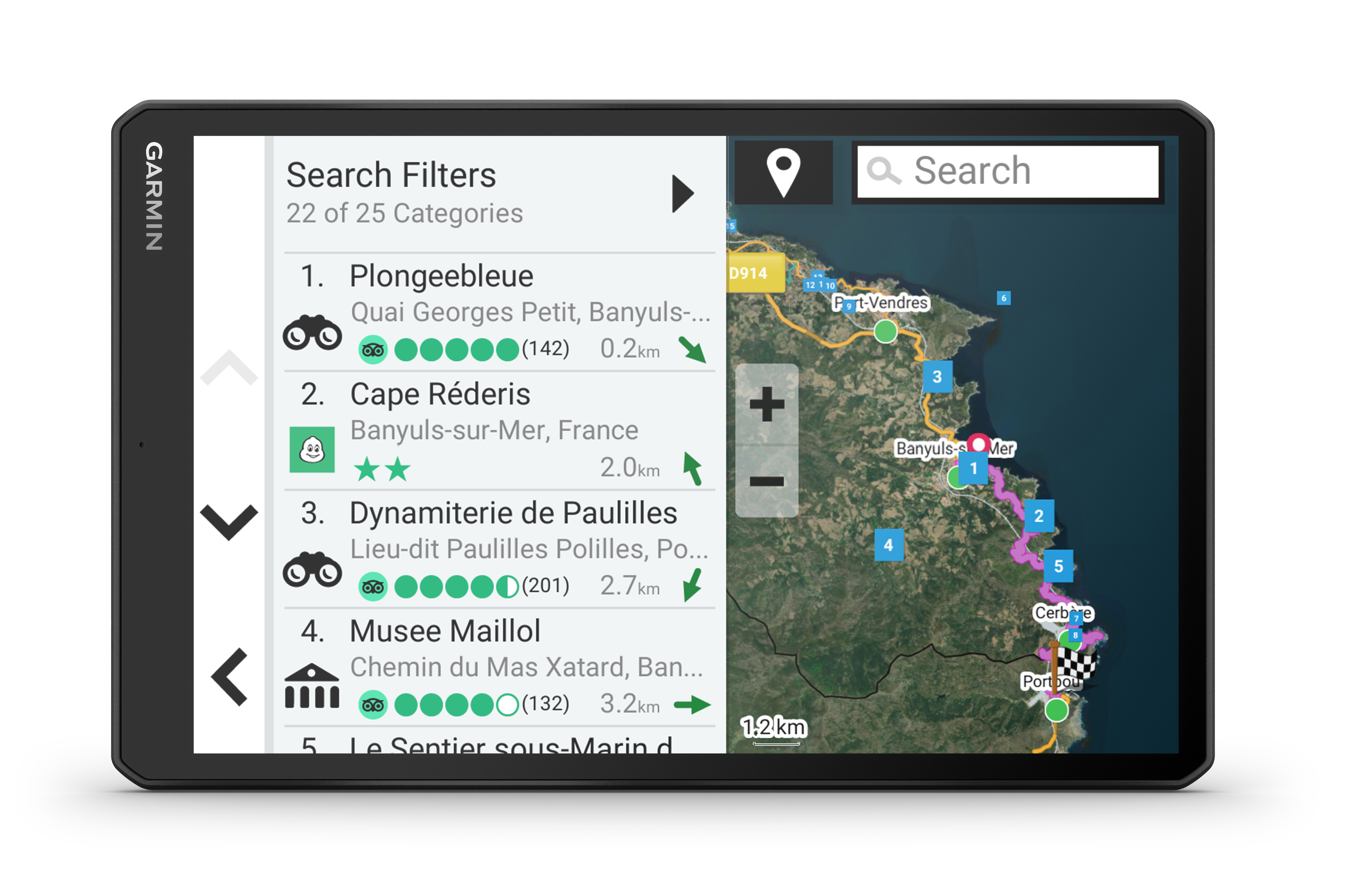 Ein Garmin GPS-Gerät, das eine Karte mit Suchfiltern und Navigationsoptionen anzeigt.