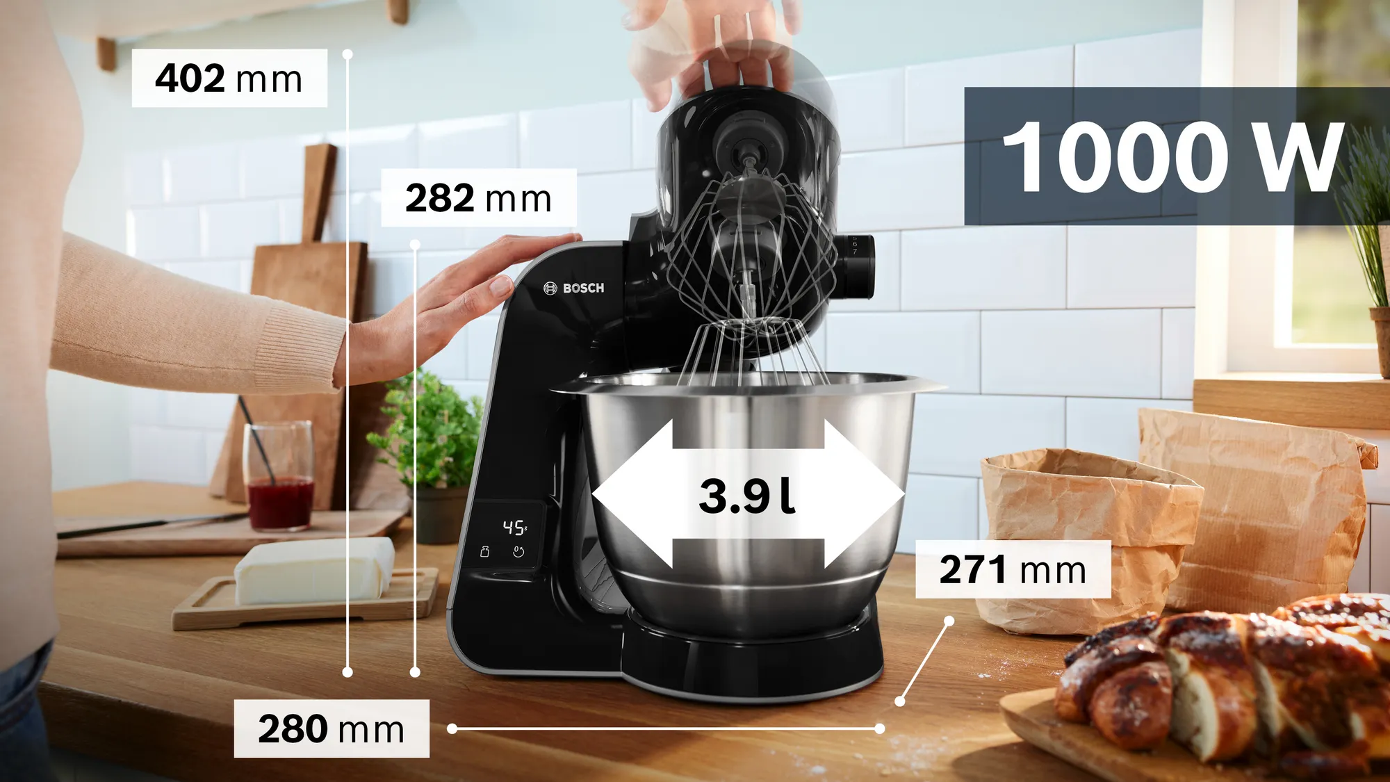 Konyhai mixer méretekkel és teljesítményjelzéssel. Fekete és ezüst színvilág.