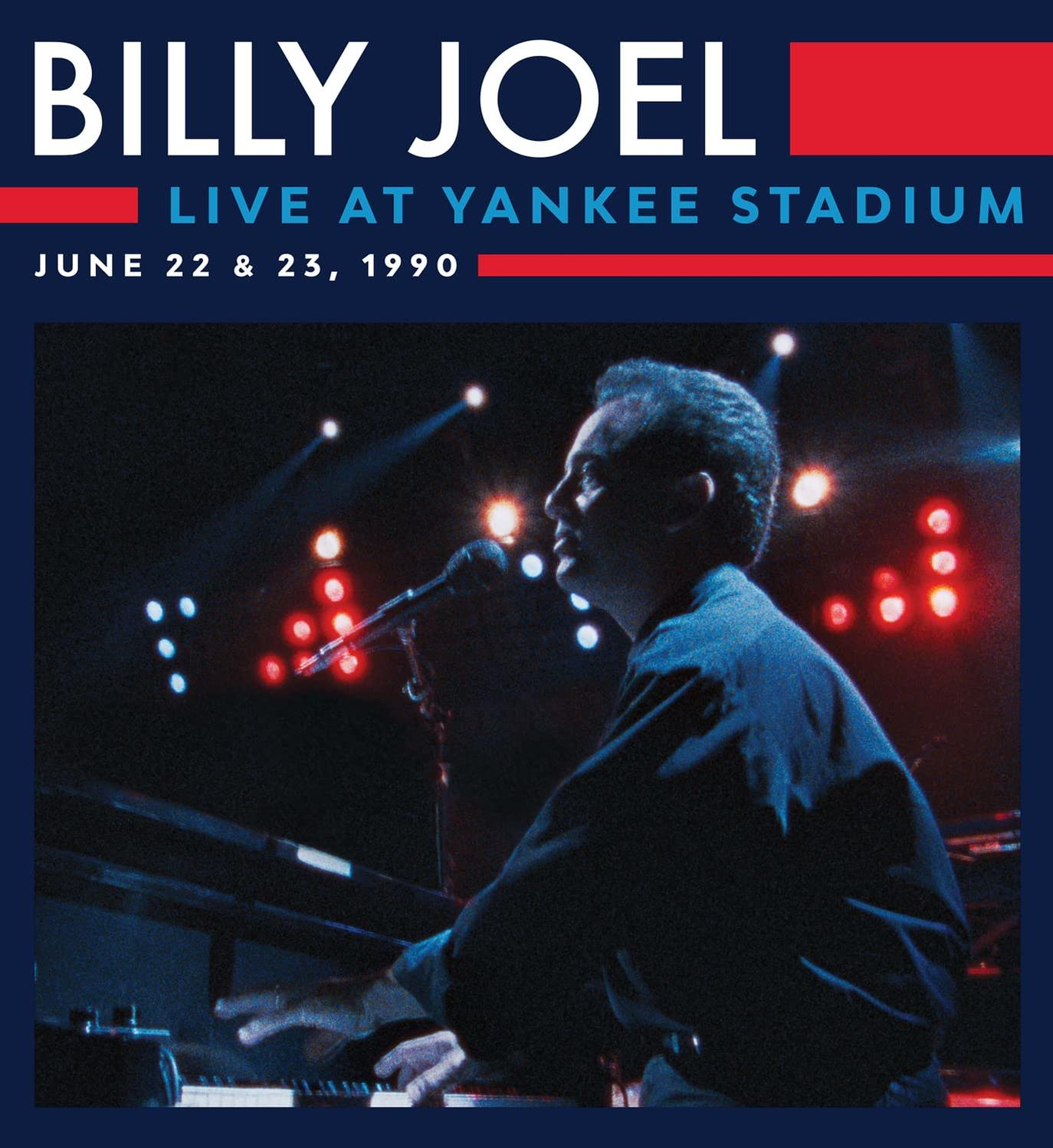 Billy Joel Live at Yankee Stadium album borítója, Billy Joel fellépéséről készült fotóval.