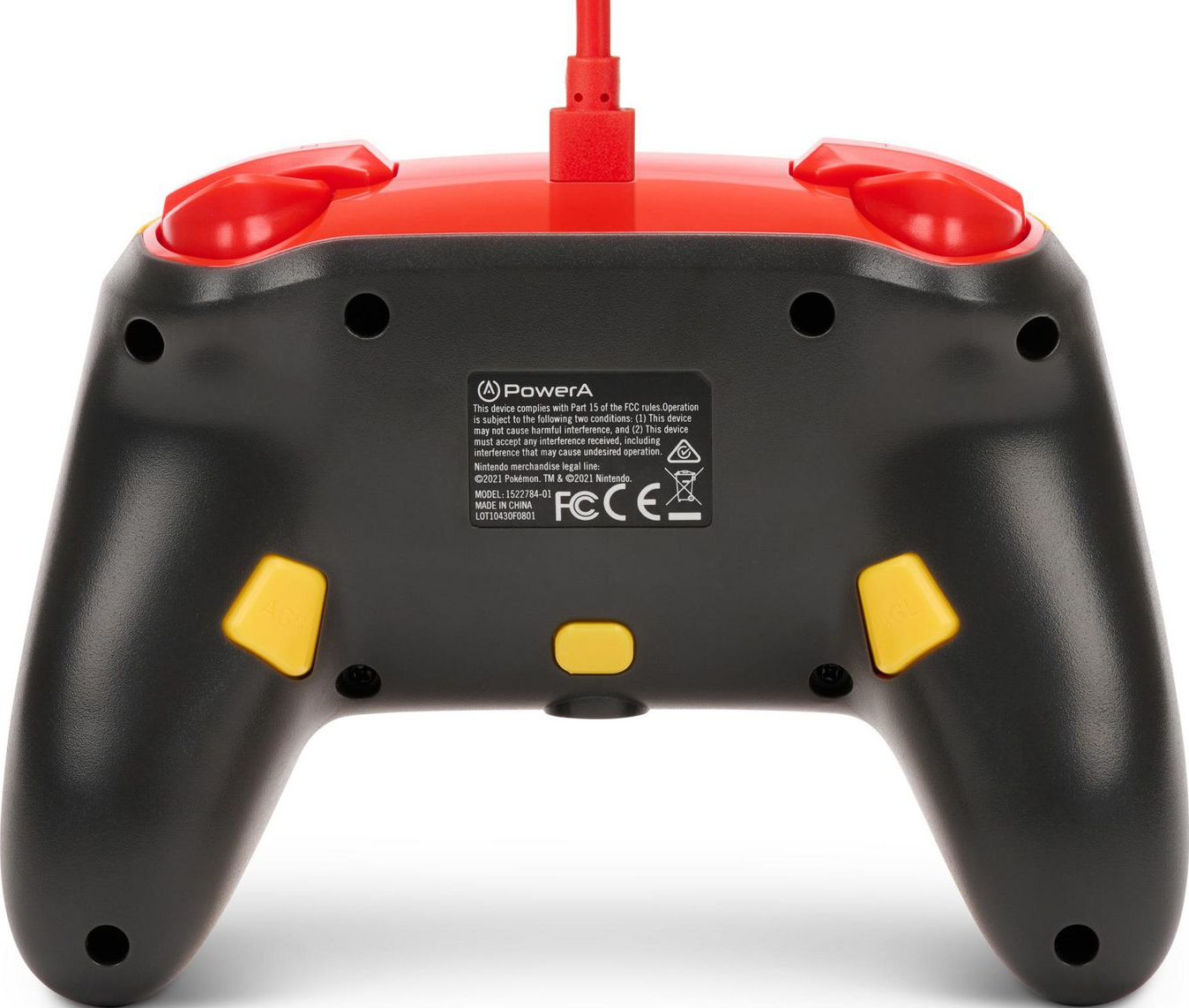 Schwarzer und roter Gamecontroller mit rotem USB-Kabel. Es hat gelbe Knöpfe. Der Controller hat die Logos PowerA und FCC.