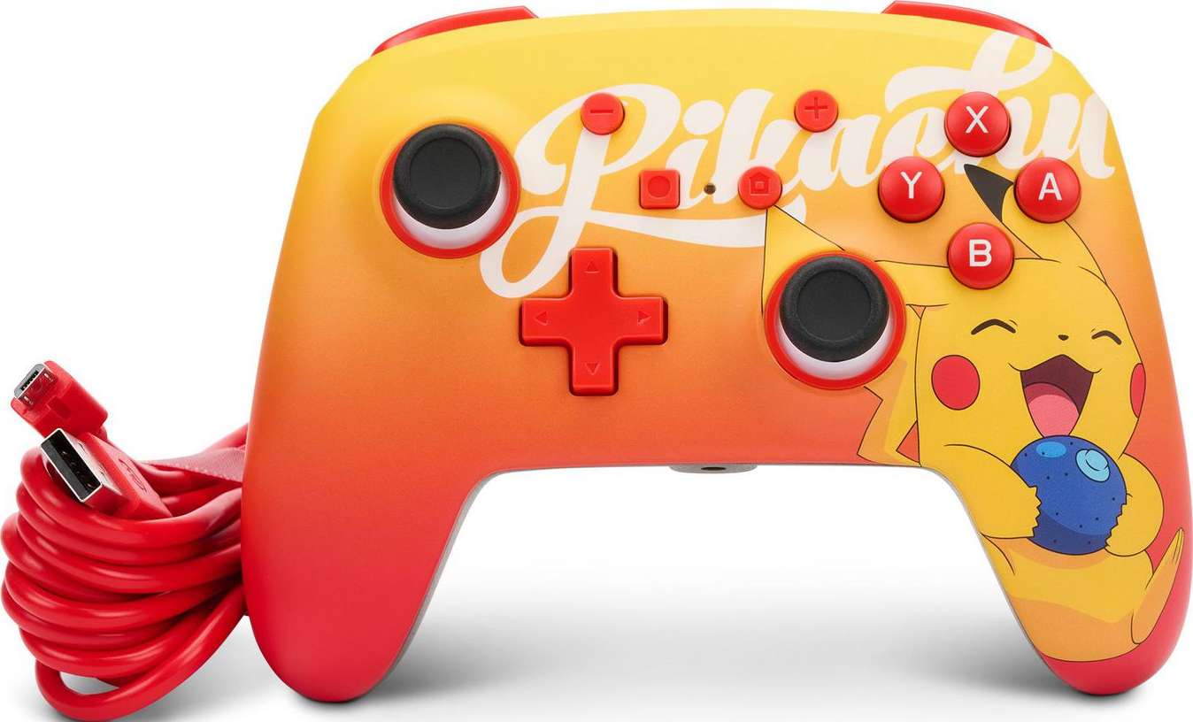 Ein Pikachu-Controller mit gelb-rotem Farbverlauf. Pikachu ist rechts abgebildet. Ein rotes Kabel ist angeschlossen.