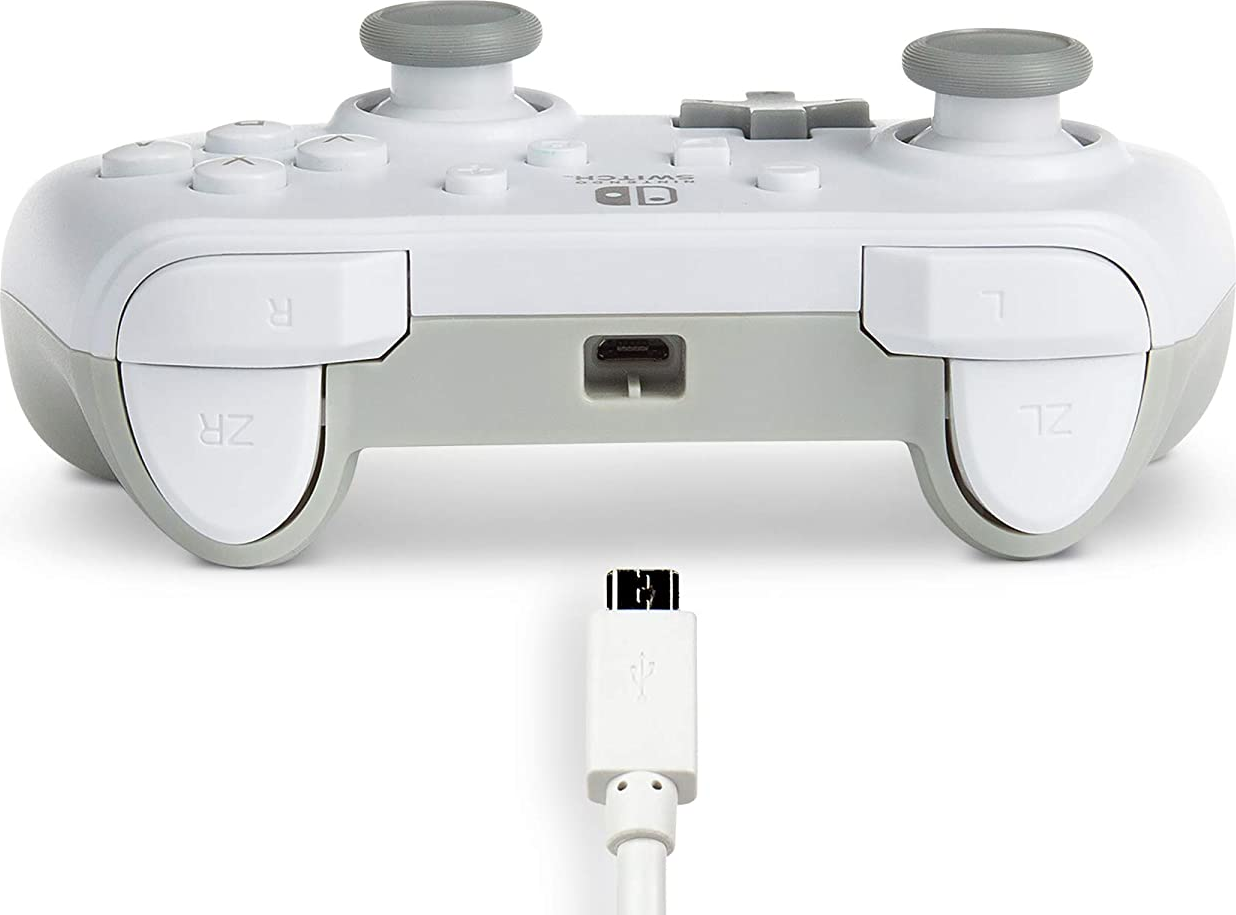 Weißer Switch-Controller mit grauen Akzenten und einem USB-Kabel.