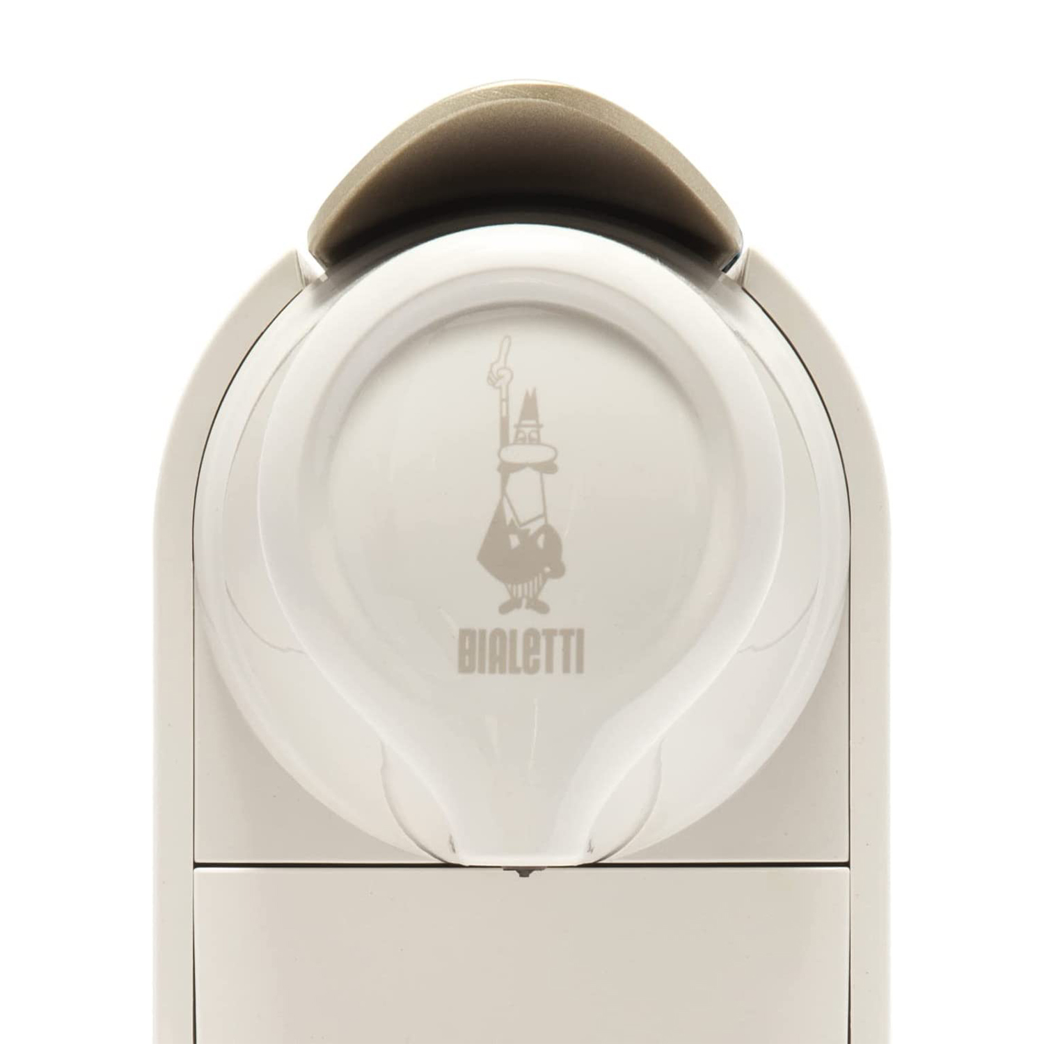 Una macchina da caffè bianca con il logo Bialetti, isolata su sfondo bianco.