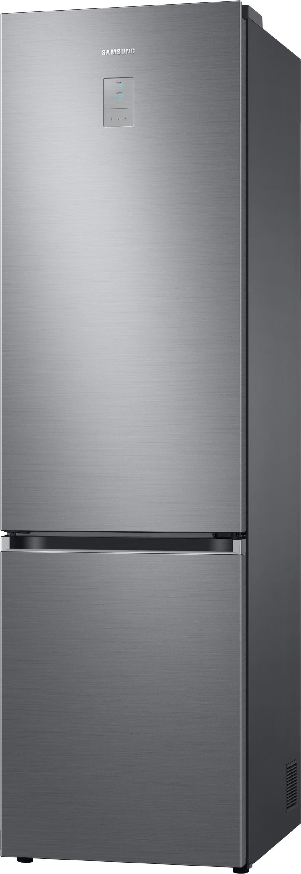 Silberner Samsung Kühlschrank, hoch, mit unterem Gefrierfach. Er hat ein digitales Display oben.
