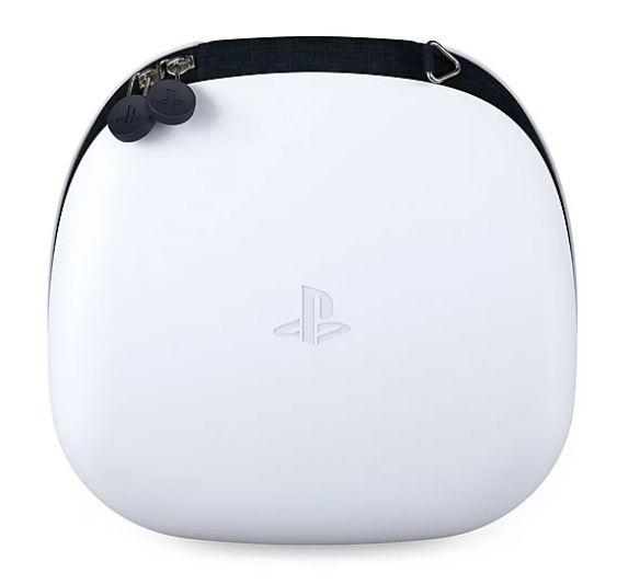 Beyaz PlayStation taşıma çantası. Ön tarafta PlayStation logosu kabartmalı.
