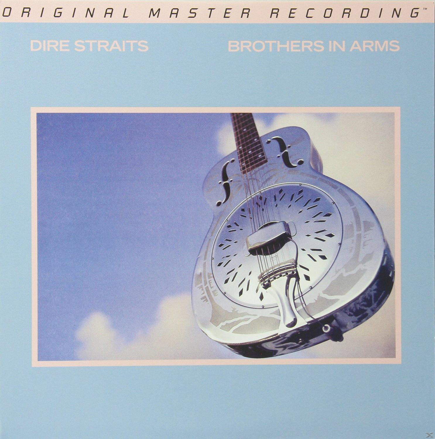 A Dire Straits Brothers in Arms album borítója egy ezüst rezonátorgitárral a kék ég hátterében.