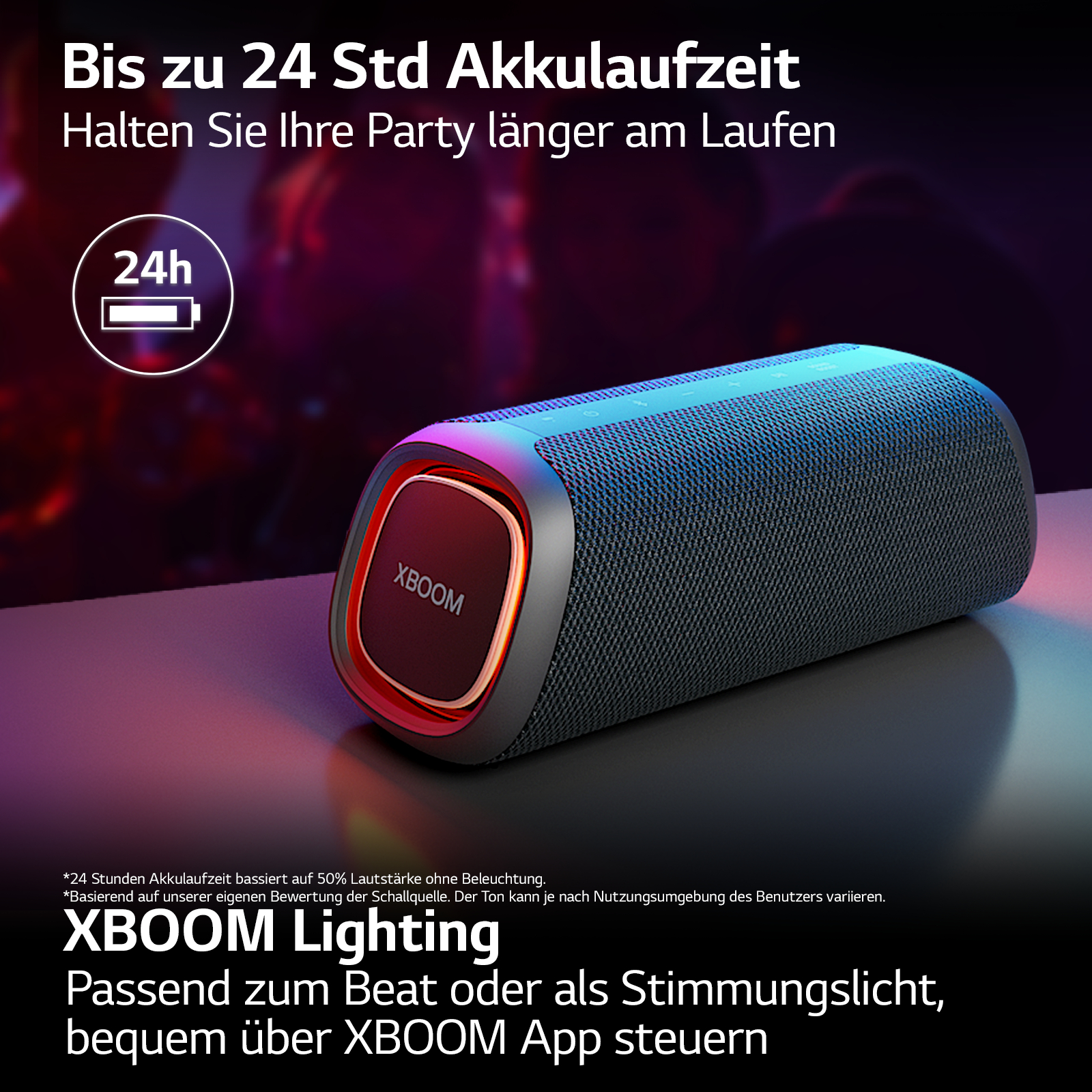 Ein schwarzer und blauer Lautsprecher mit Text. Er hat einen roten Akzent und vor weißem Hintergrund.