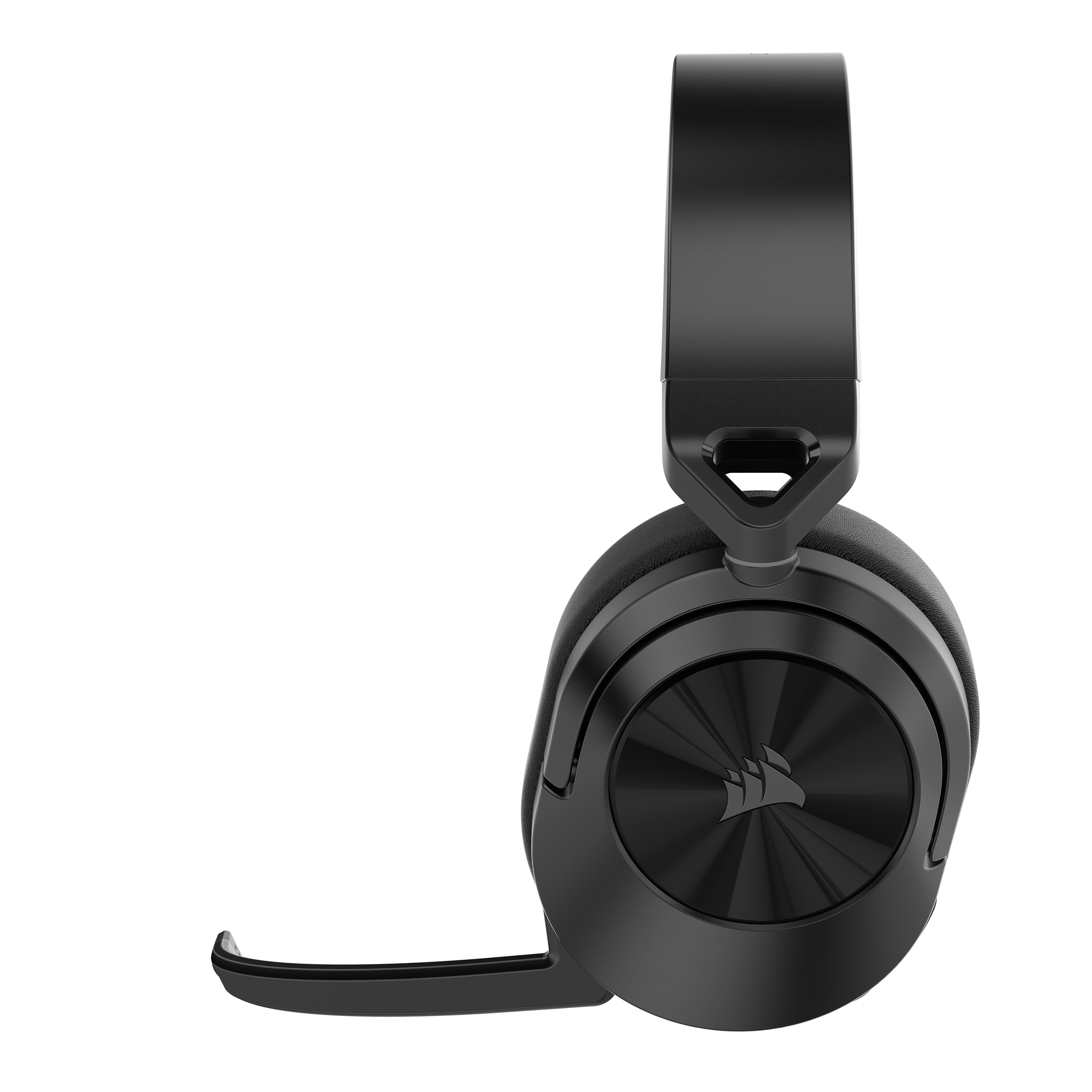 Auriculares para juegos negros con micrófono, aislados sobre fondo negro.