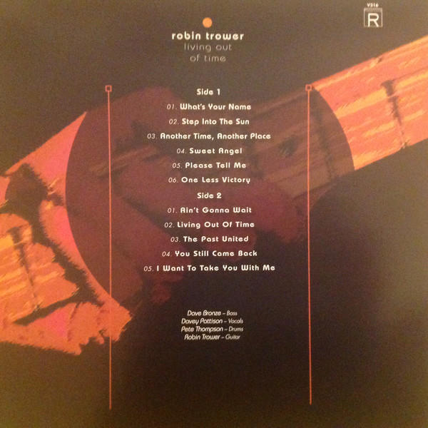 Robin Trower - Living out of Time  - (Vinyl)