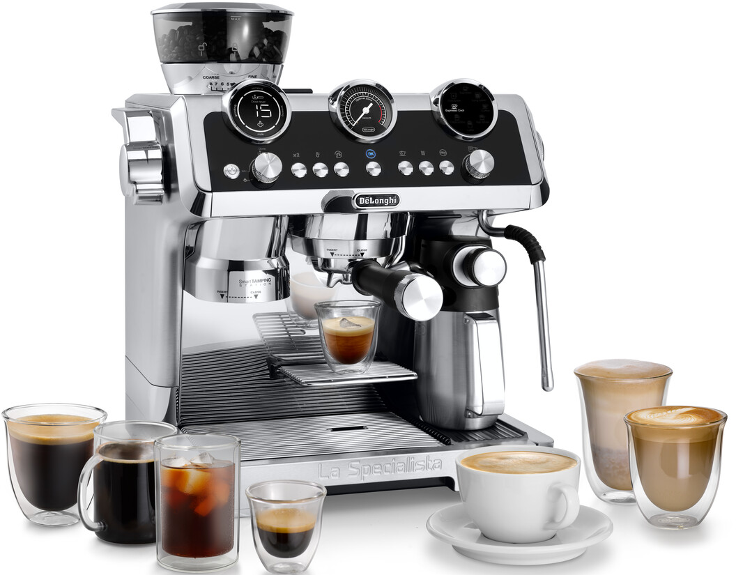 Macchina per caffè espresso argentata con sei bevande al caffè in bicchieri. La macchina per caffè espresso ha un macinacaffè e indicatori.