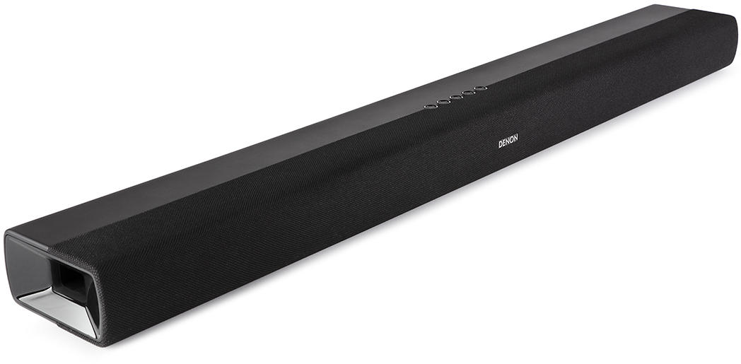 Fekete soundbar szövetborítással és Denon logóval.