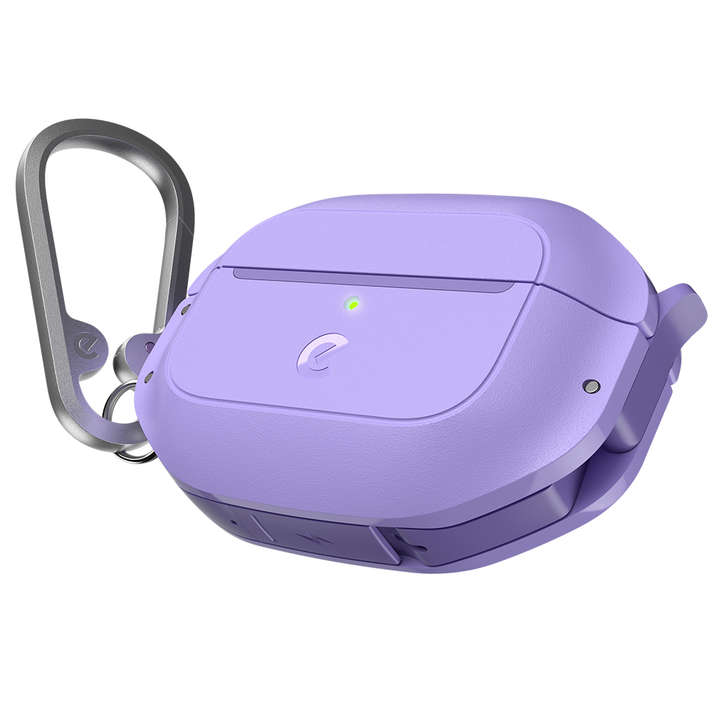 Lila Kopfhörer-Etui mit silbernem Karabiner. Das Etui hat oben ein Licht.