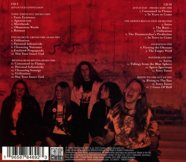 Ein CD-Case mit einer Musikband vor rotem Hintergrund.
