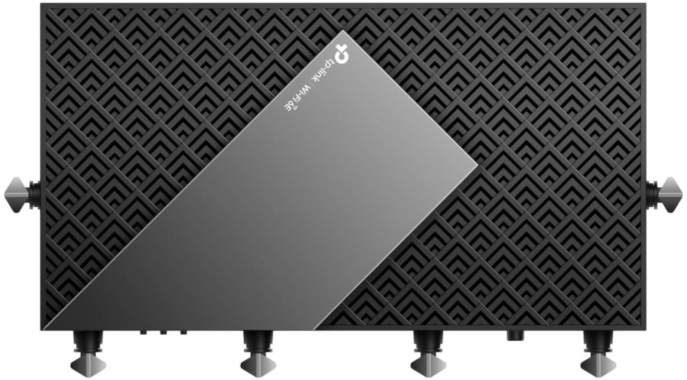 Routeur TP-Link Wi-Fi 6E noir et gris avec antennes.