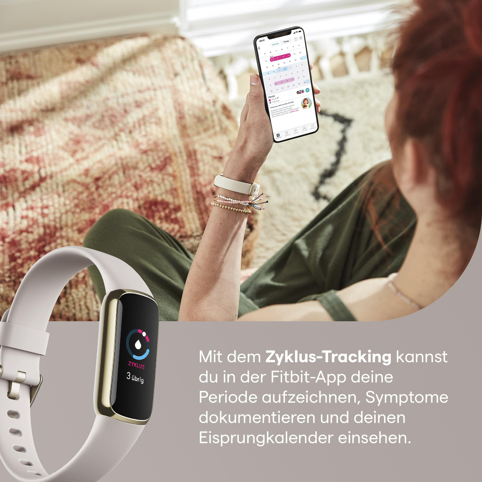 Eine Person, die ein Fitness-Tracker und ein Telefon benutzt.