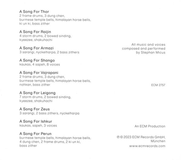 Text auf weißem Hintergrund mit Songtiteln und Credits. ECM Records Logo unten.