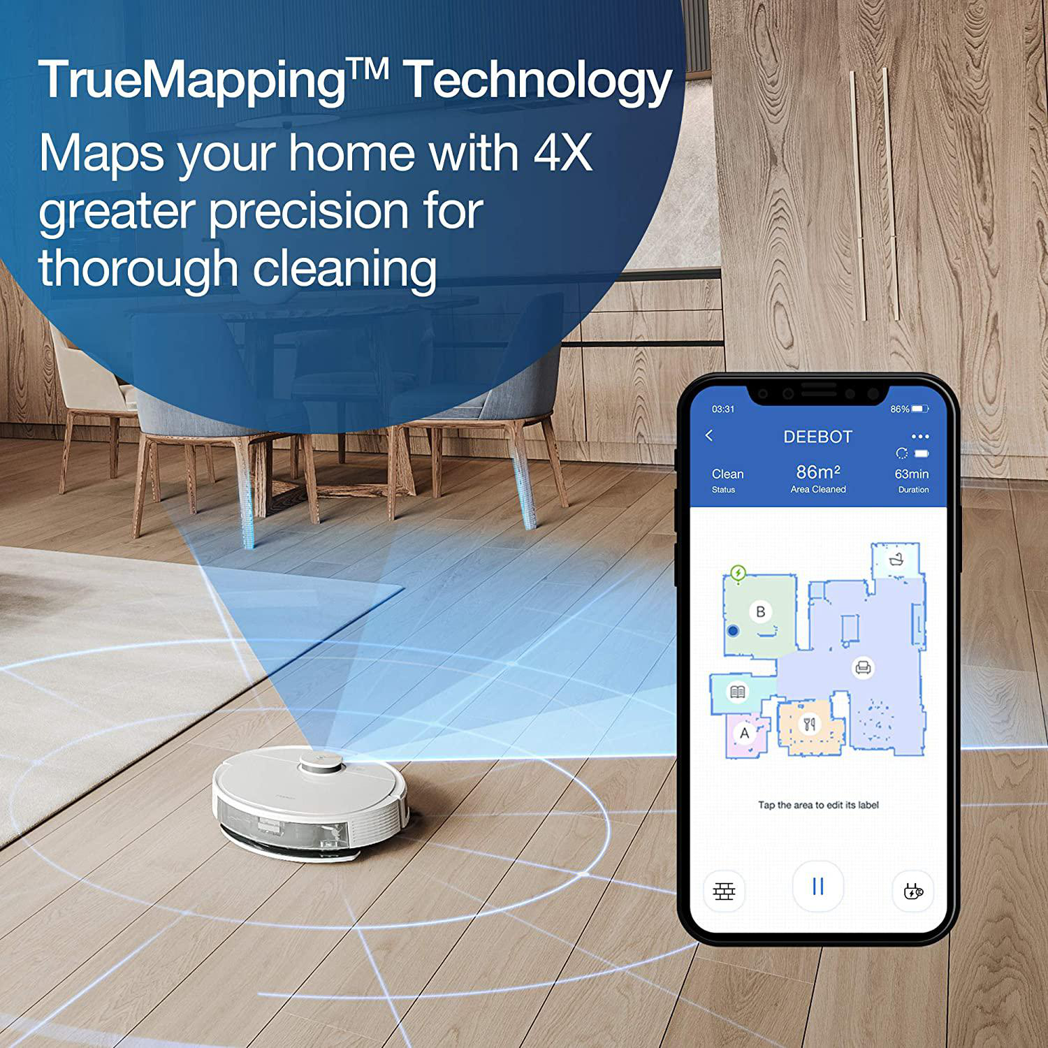 Ein weißer Roboter-Staubsauger auf einem Holzboden, mit einem Telefon, das eine Raumkarte anzeigt; Text: TrueMapping Technology.