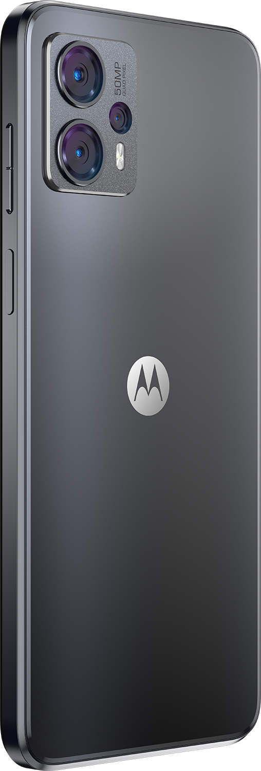 Achterkant van een donkergrijze smartphone met dubbele camera's en een Motorola-logo. Het is licht gekanteld.