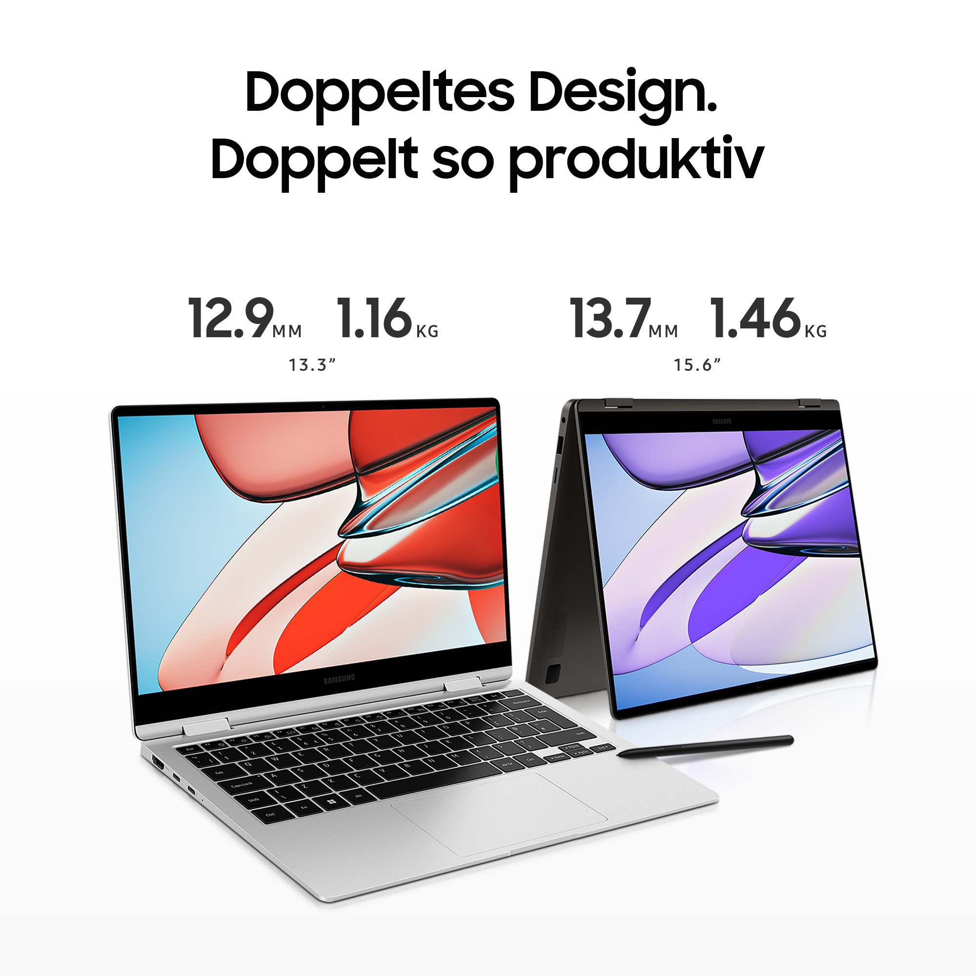 Zwei silberne Laptops, einer geöffnet, schwarze Tastaturen, auf weißer Oberfläche. Text: 'Doppeltes Design. Doppelt so produktiv.'
