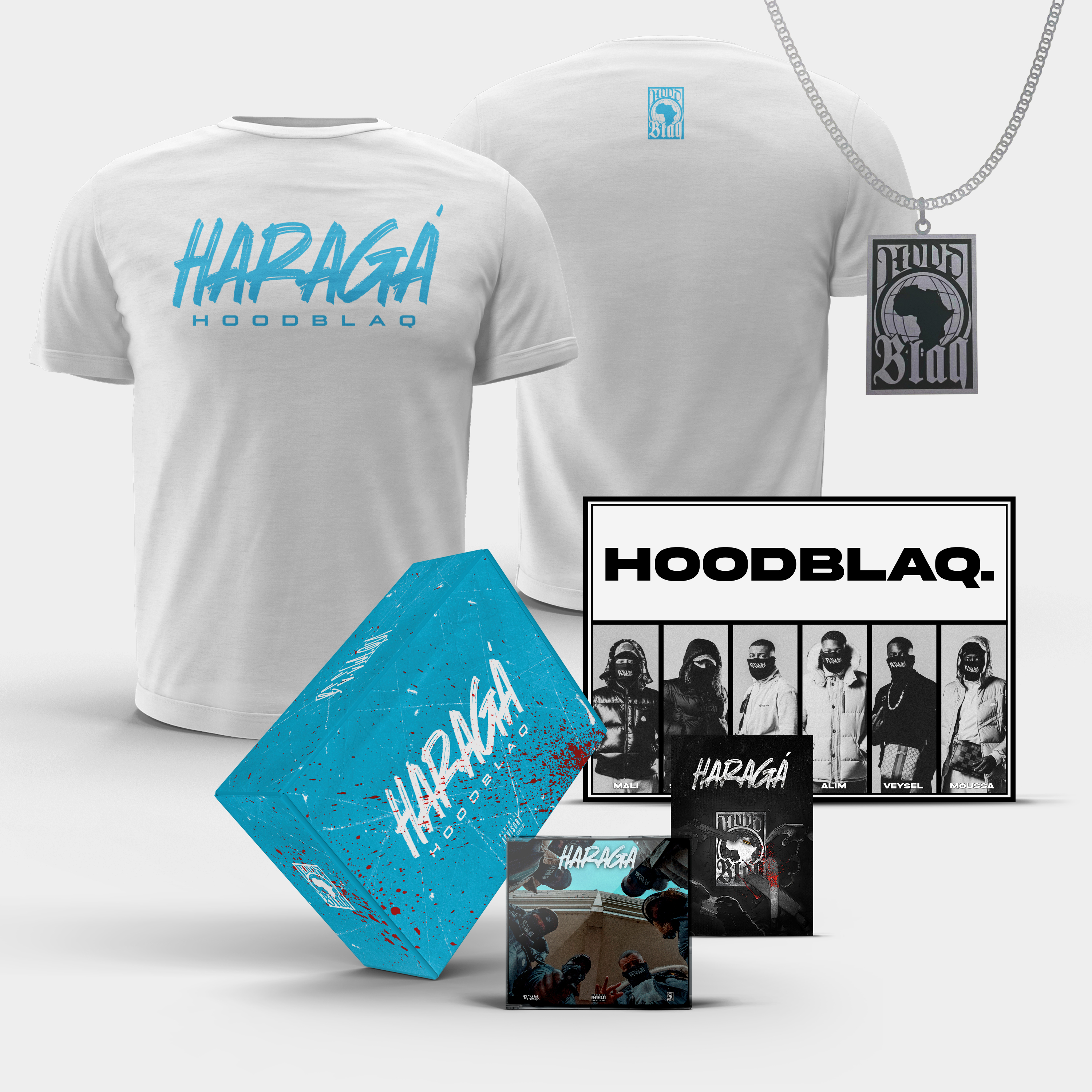Weißes T-Shirt und Box mit 'HARAGA' und 'HOODBLAQ' Text. Einige Albumcover und andere Waren.