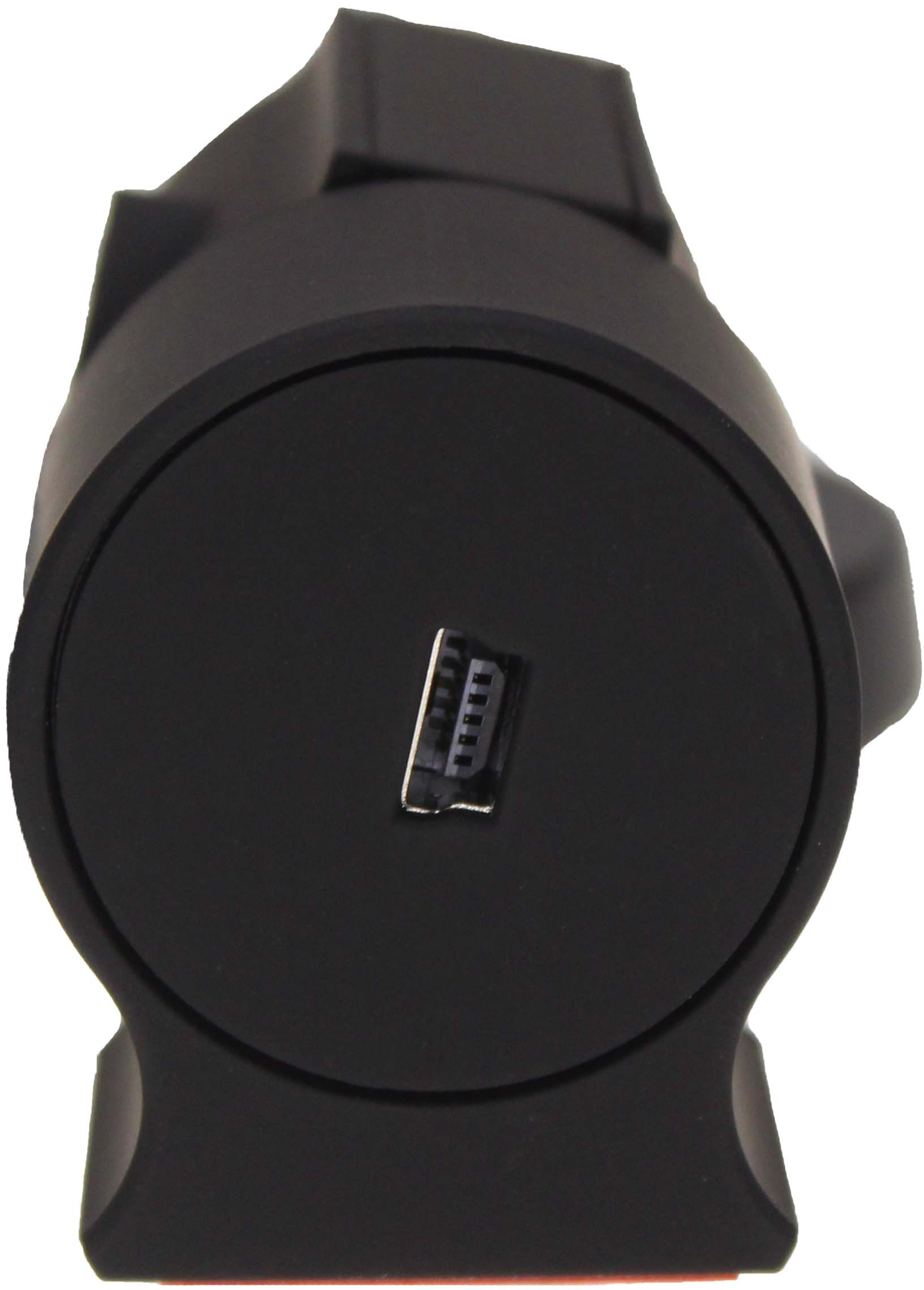 Appareil noir avec port USB.