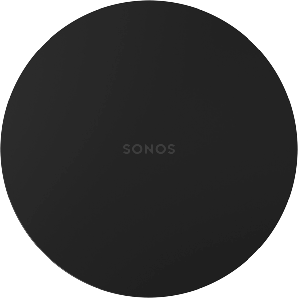 Fekete, kerek Sonos hangszóró a közepén a 'SONOS' szóval. Sík felület.