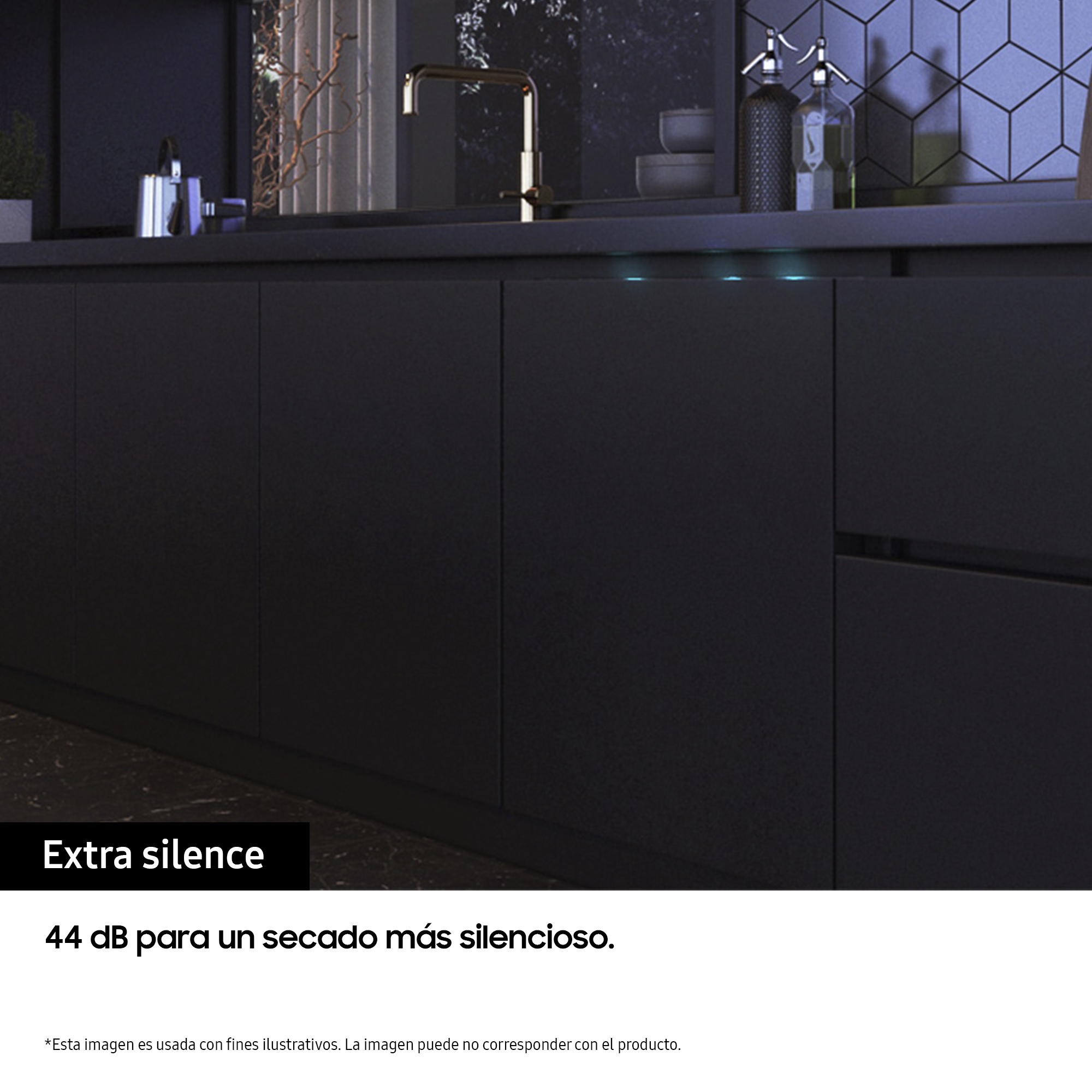 Armarios de cocina con texto sobre silencio extra.