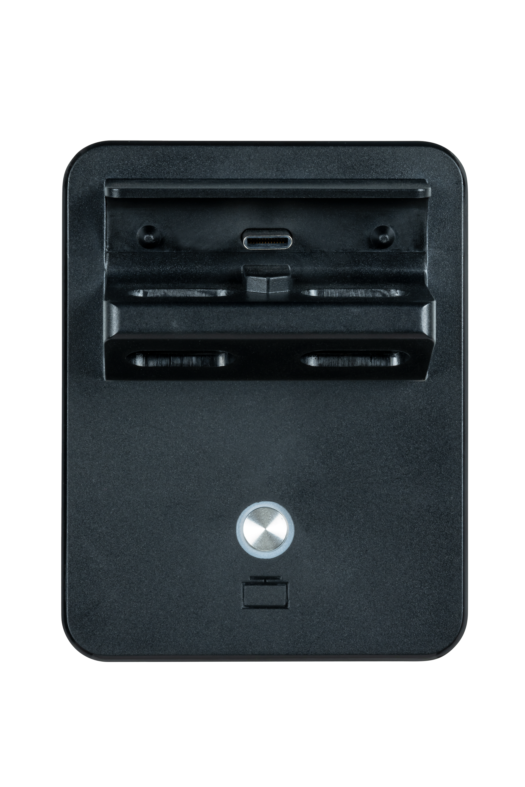 Ein schwarzes Ladegerät mit USB-C-Anschluss, einem Knopf und zwei Steckplätzen zum Laden, auf schwarzem Hintergrund.