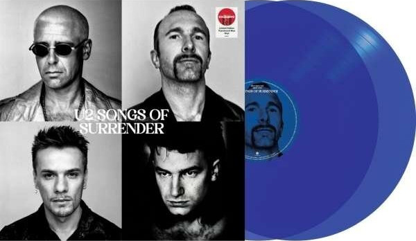 Album de U2 'Songs of Surrender' avec photos du groupe et vinyle bleu.