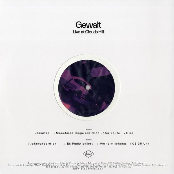 Weißes Albumcover mit schwarzem Text und einem lila Label.