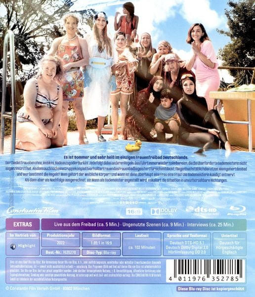 Film-DVD-Cover mit einer Gruppe von Frauen an einem Schwimmbecken.