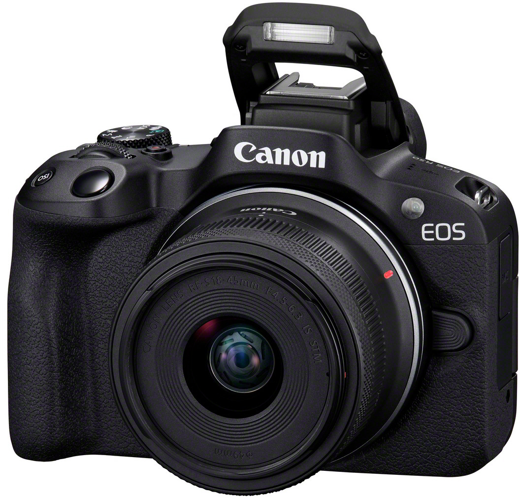 Schwarze Canon EOS Kamera mit Objektiv, Blitz offen, auf weißem Hintergrund.