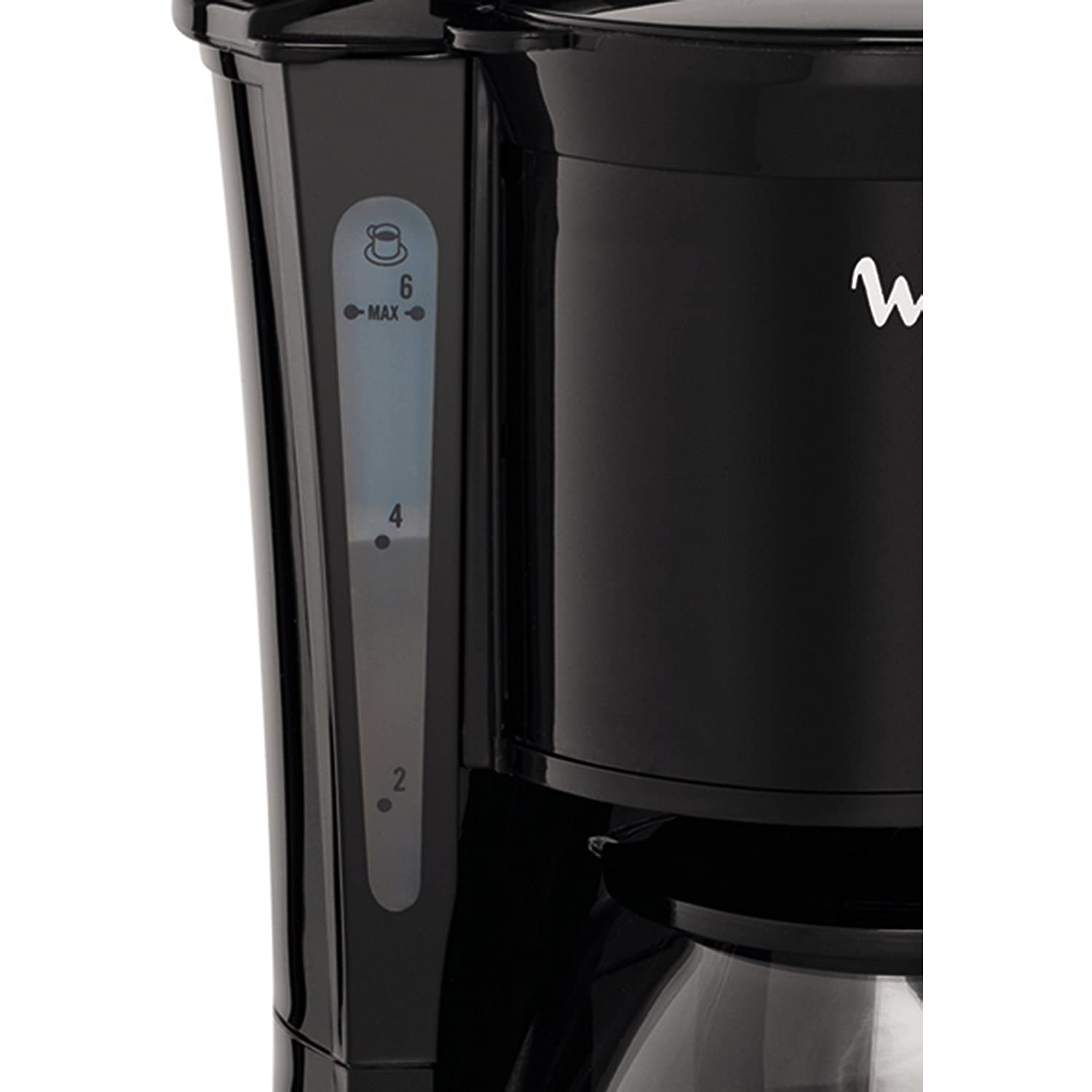 Caffettiera nera con indicatore del livello dell'acqua. L'indicatore mostra il livello massimo di 6 tazze.