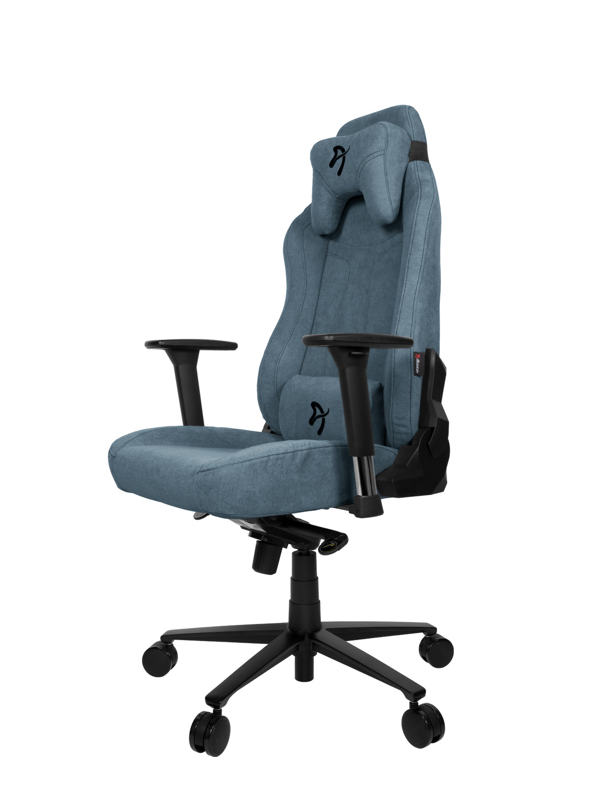Kék gamer szék fekete alappal és karfákkal. Fejtámlája és derékpárnája van.