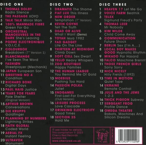 Eine Liste von Liedern auf drei Discs mit Text auf dem Cover. Das Cover hat ein farbenfrohes Design.