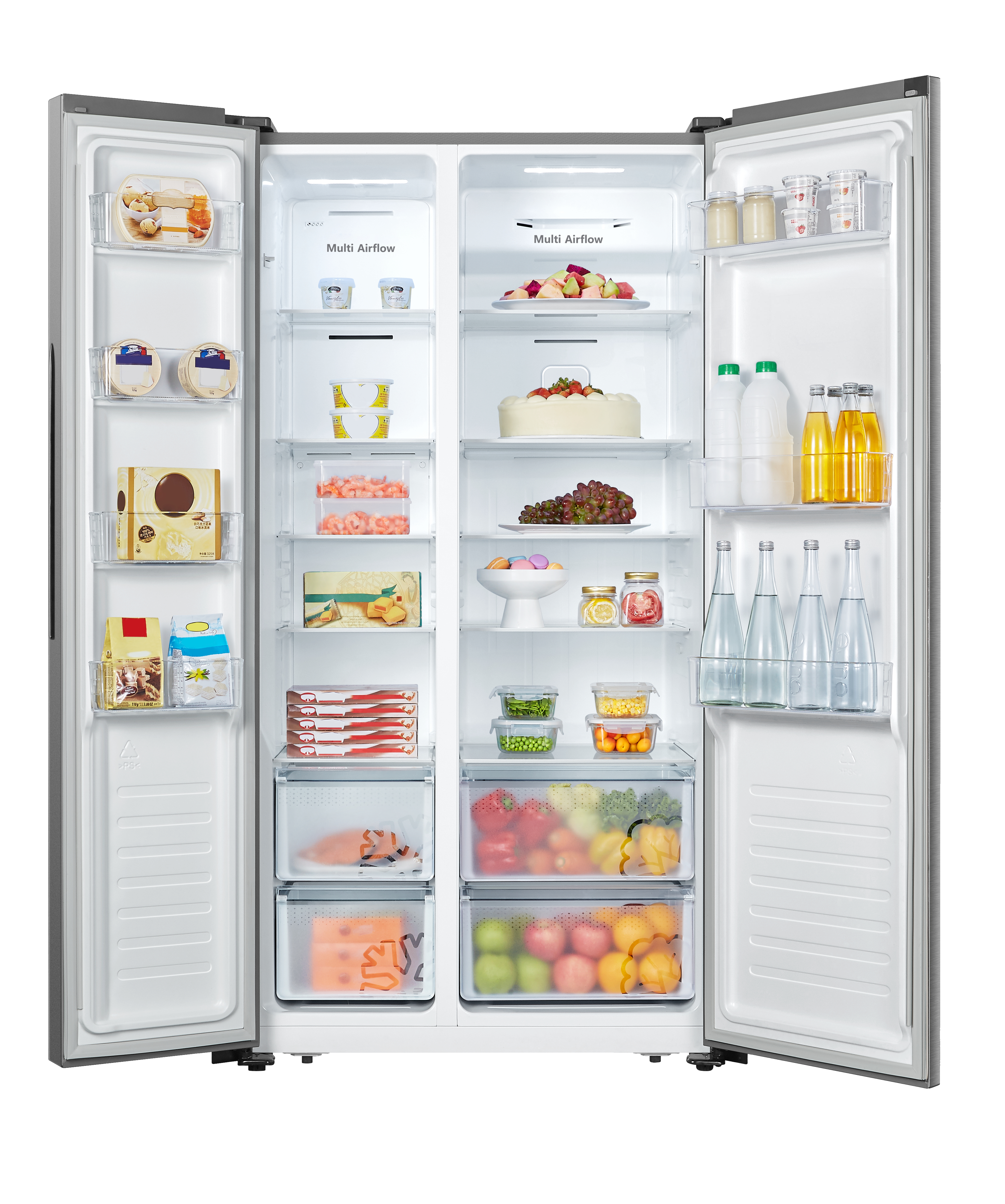 Geöffneter Kühlschrank mit Lebensmitteln gefüllt. Regale halten verschiedene Artikel. Side-by-Side-Türen.