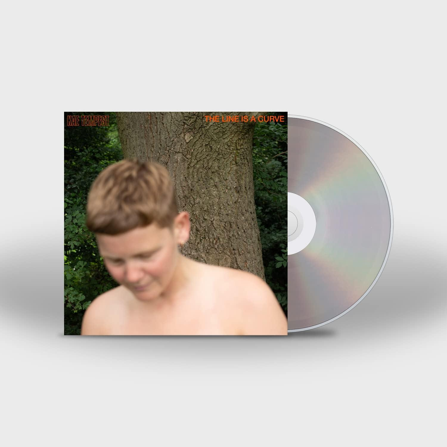 Albumcover: Eine Person, die in einem Wald nach unten schaut. Titel: The Line is a Curve, Künstler: Kae Tempest.