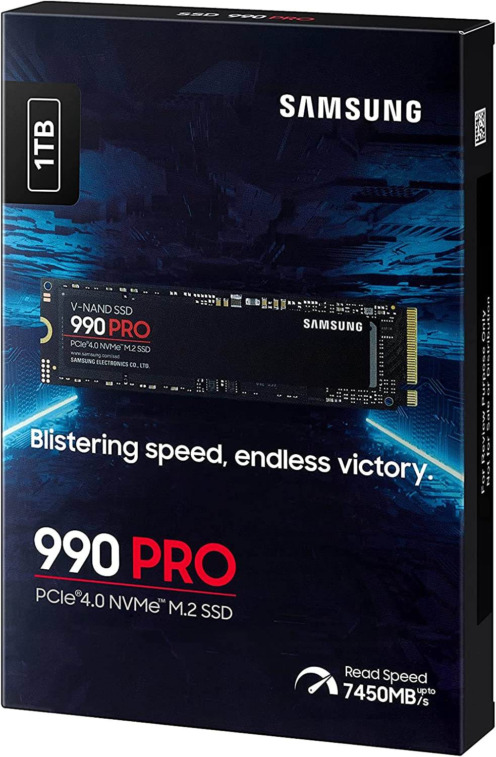 Caja SSD negra con texto y diseño azul sobre fondo blanco.
