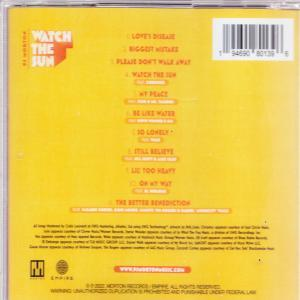 Die Rückseite eines Watch The Sun CD-Covers mit Songtiteln und einem weißen Barcode.