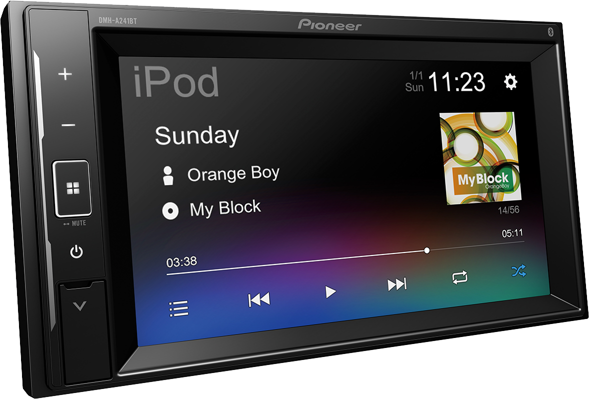 Pioneer autórádió iPod interfésszel, zenei információkat jelenít meg.