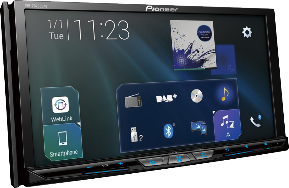 Pioneer autórádió. A kijelzőn az idő, a zene és a média opciók láthatók.